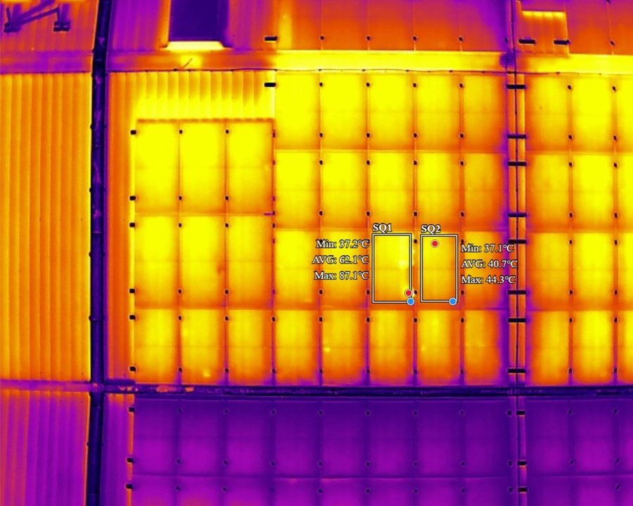 Radiometrična meritev vroče točke na modulu z najvišjo temperaturo 87,1 °C.